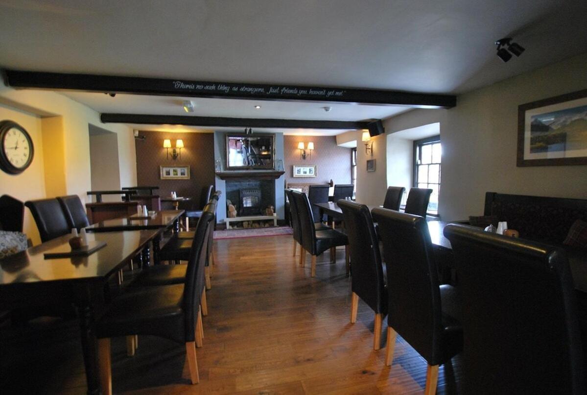 The Punchbowl Hotel Kendal Exterior photo